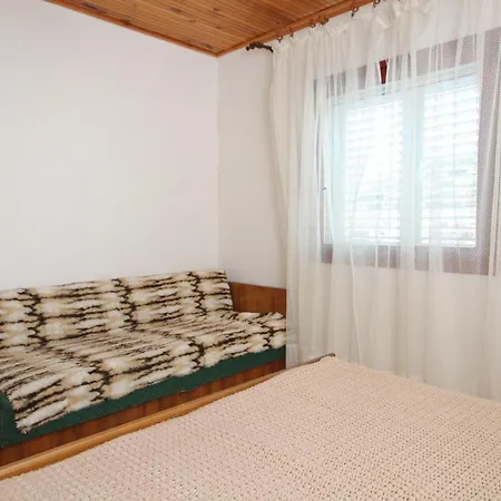 9299a Apartment *